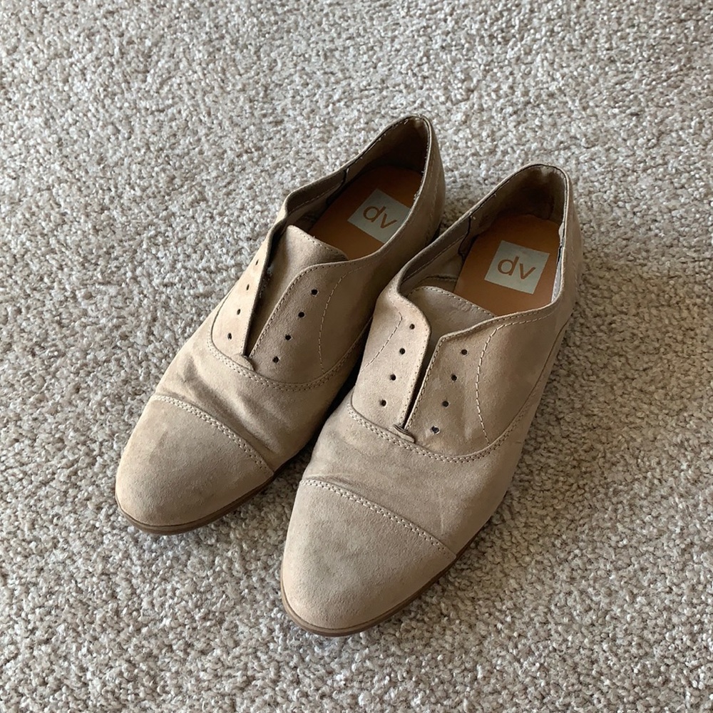 DV Suede Oxfords, women’s size 10, tan
